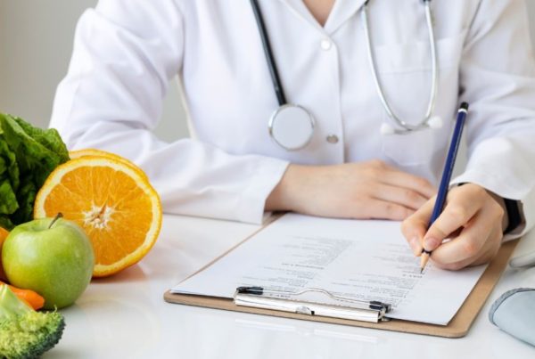 Por que razão todo o doente com cancro deve considerar aconselhamento nutricional